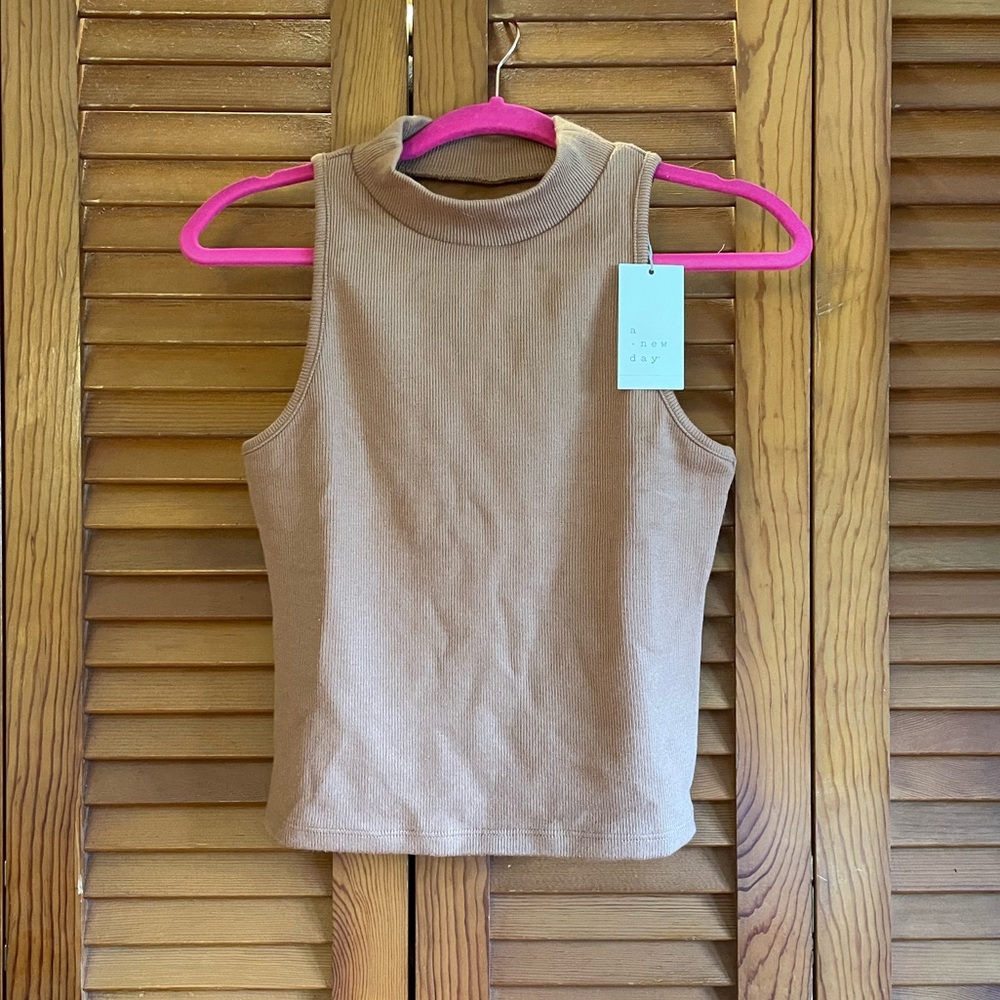 Mockneck Tank